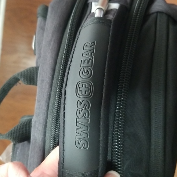 NEW! SWISSGEAR Scan Smart TSA Laptop and USB Power Plug 18.5" Backpack - NWOT - Picture 15 of 16